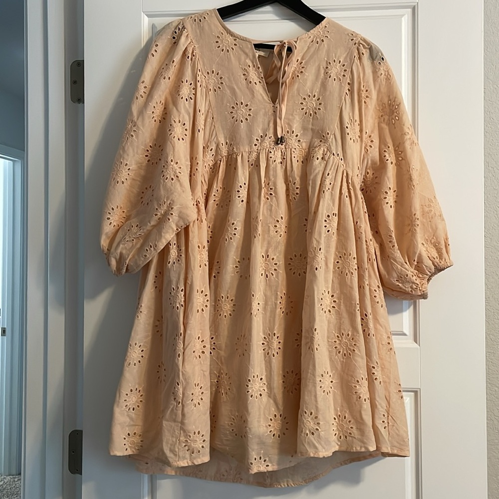 Entro Blush Eyelet dress